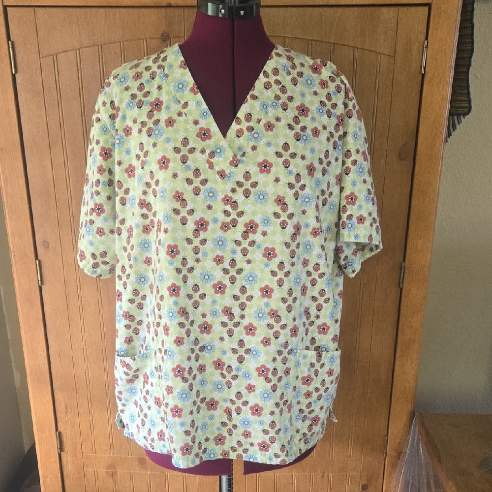 115 UA Floral Print Womens Scrub Top